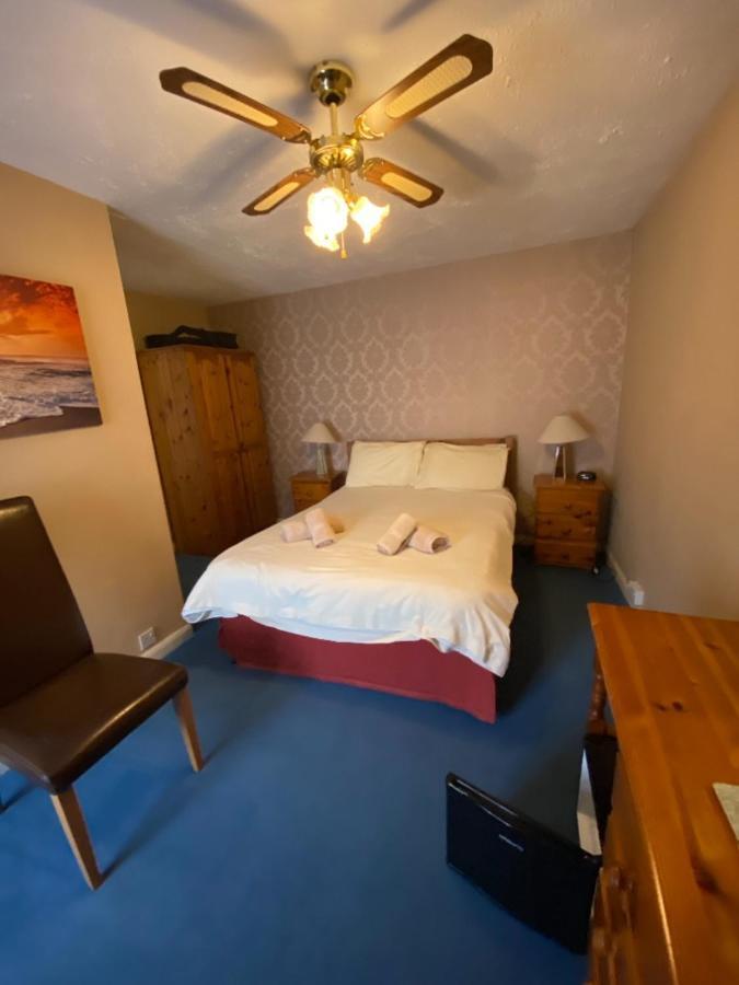 Hotel The Copley Arms à Looe Chambre photo