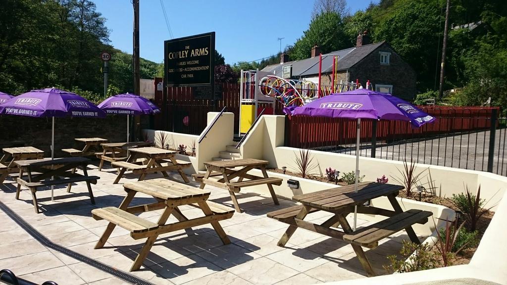 Hotel The Copley Arms à Looe Extérieur photo