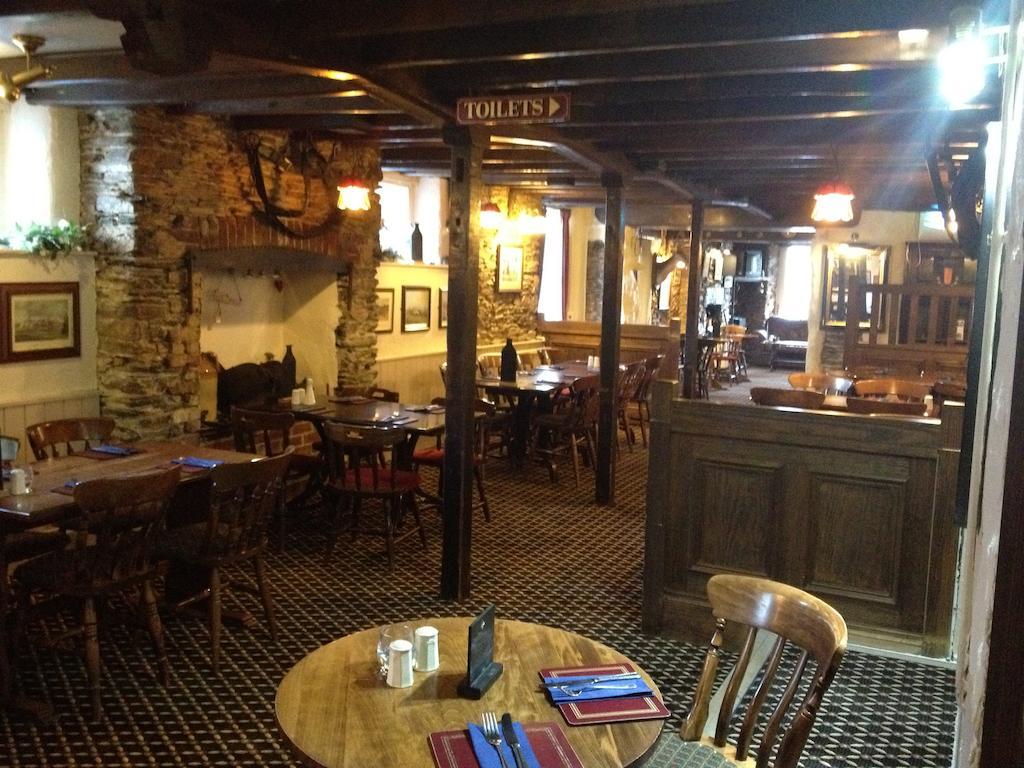 Hotel The Copley Arms à Looe Extérieur photo