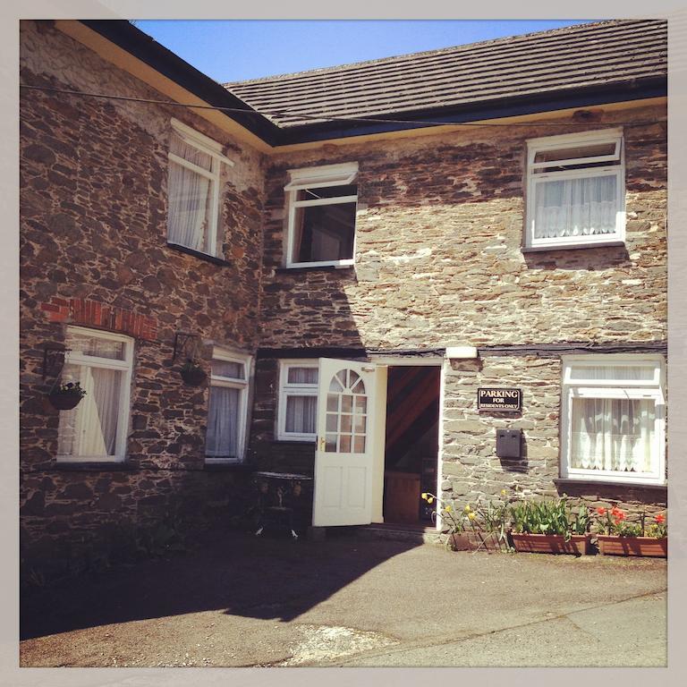 Hotel The Copley Arms à Looe Extérieur photo