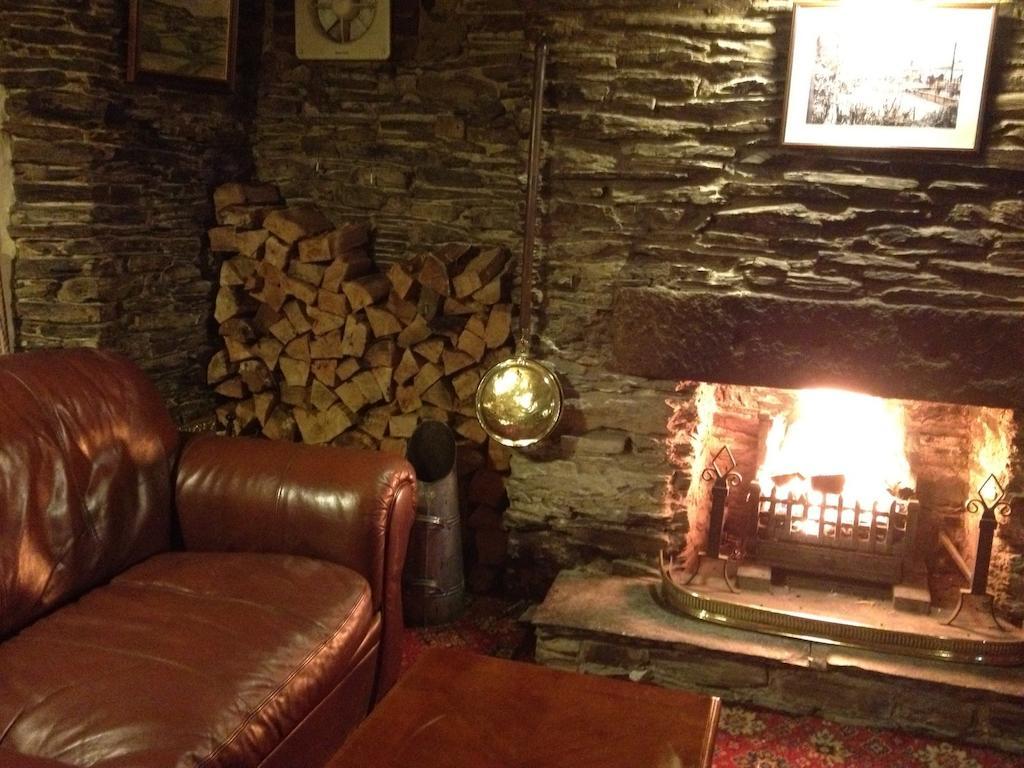 Hotel The Copley Arms à Looe Extérieur photo