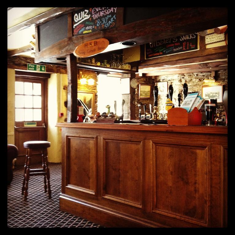 Hotel The Copley Arms à Looe Extérieur photo