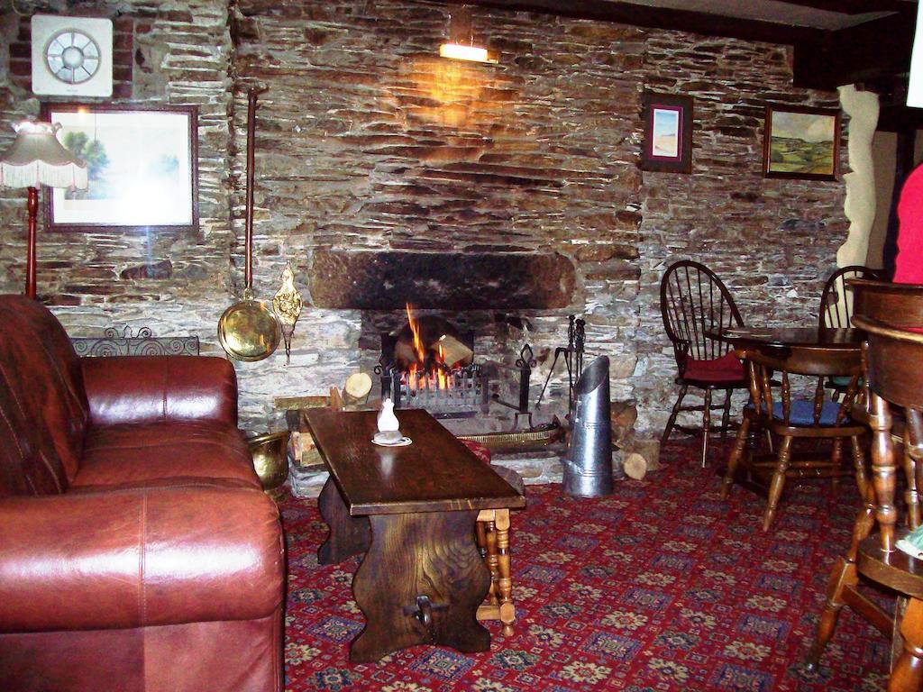 Hotel The Copley Arms à Looe Extérieur photo